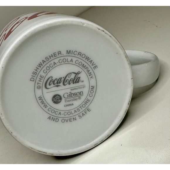 Gibson Everyday Enjoy Coca-Cola White And Red 10 oz Mug - Picture 3 of 5